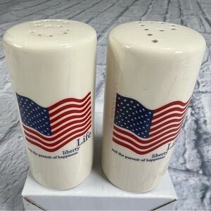 American flag salt and pepper shakers
